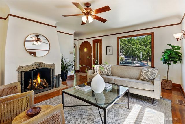 7515 Mary Avenue NW, Seattle, WA 98117