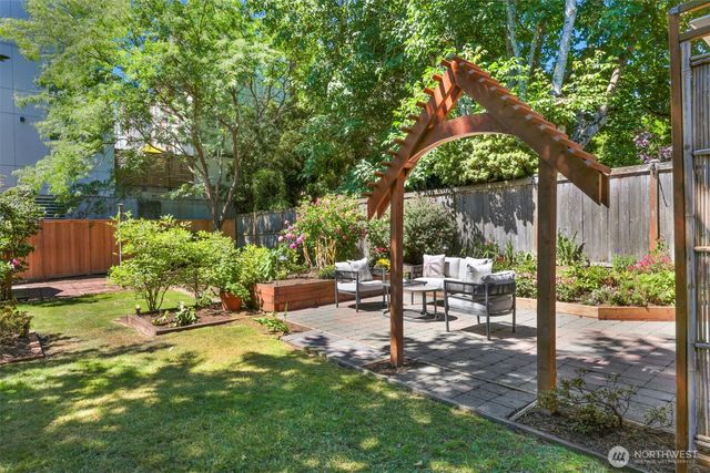 7515 Mary Avenue NW, Seattle, WA 98117