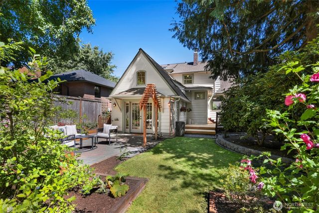 7515 Mary Avenue NW, Seattle, WA 98117