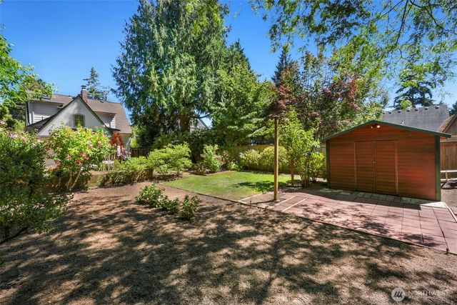 7515 Mary Avenue NW, Seattle, WA 98117