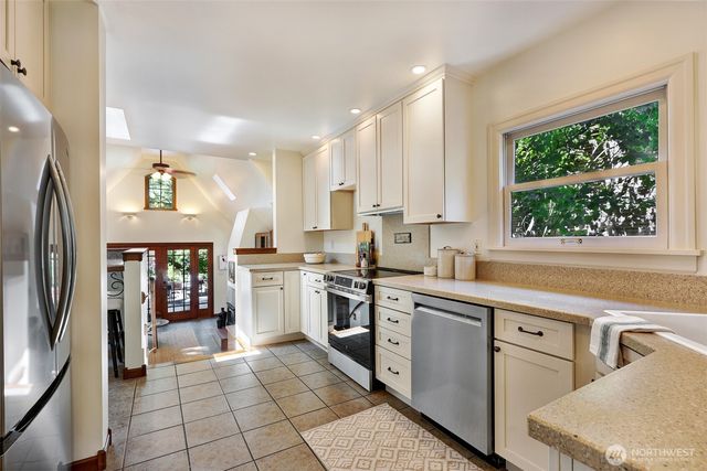 7515 Mary Avenue NW, Seattle, WA 98117