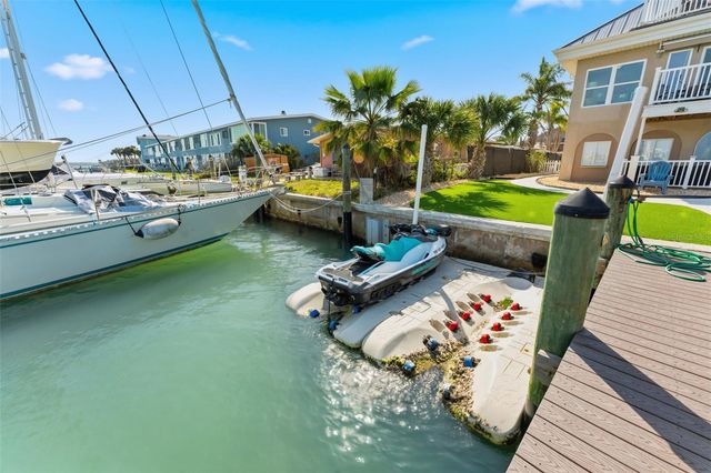 220 126TH AVENUE 1, Treasure Island, FL 33706