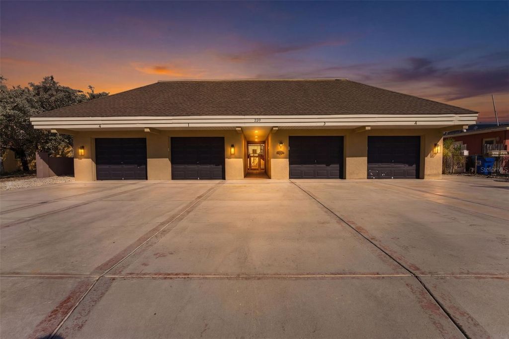 220 126TH AVENUE 1, Treasure Island, FL 33706