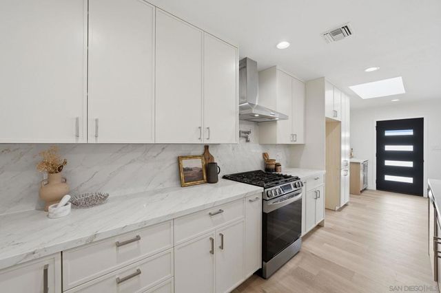 6375 Primrose Drive, La Mesa, CA 91942