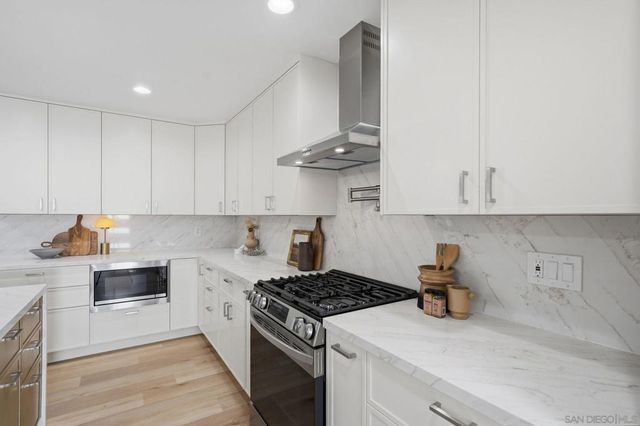 6375 Primrose Drive, La Mesa, CA 91942