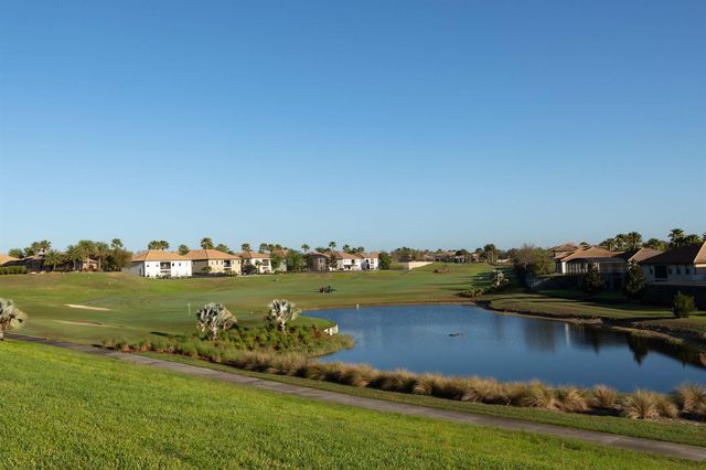 650 Pebble Beach Drive, Davenport, FL 33896
