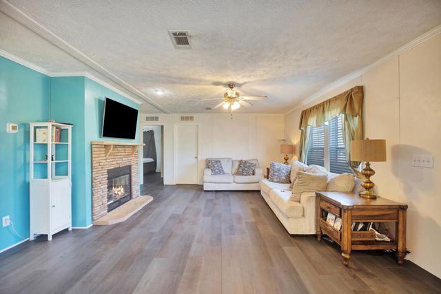 278 Tiger Lily Lane, Defuniak Springs, FL 32433