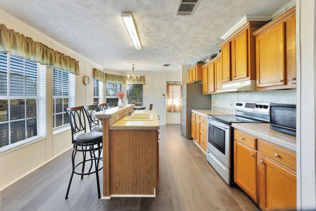 278 Tiger Lily Lane, Defuniak Springs, FL 32433