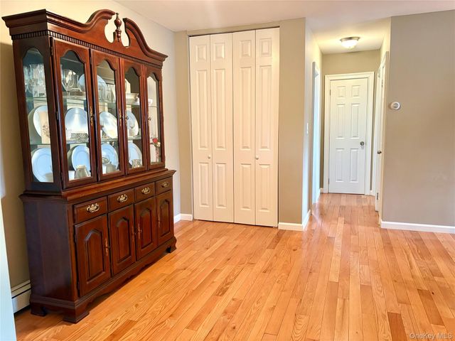216 Westend Avenue 5B, Freeport, NY 11520
