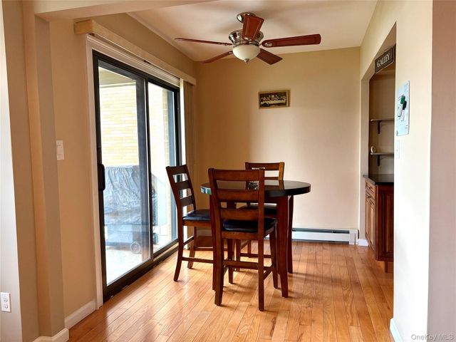 216 Westend Avenue 5B, Freeport, NY 11520