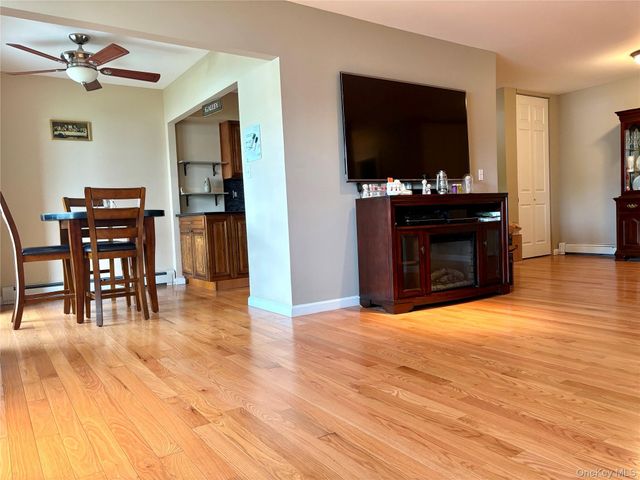 216 Westend Avenue 5B, Freeport, NY 11520