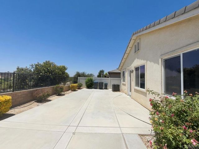 367 Shining Rock, Beaumont, CA 92223