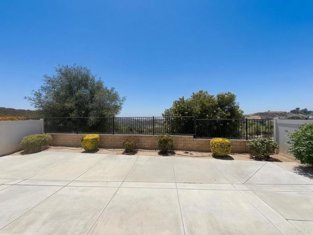 367 Shining Rock, Beaumont, CA 92223