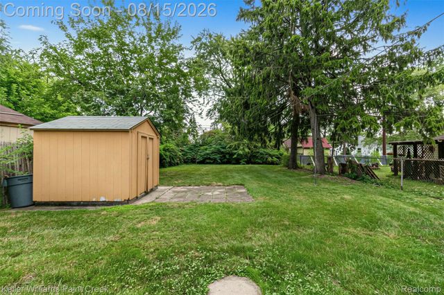 24876 Dale Avenue, Eastpointe, MI 48021