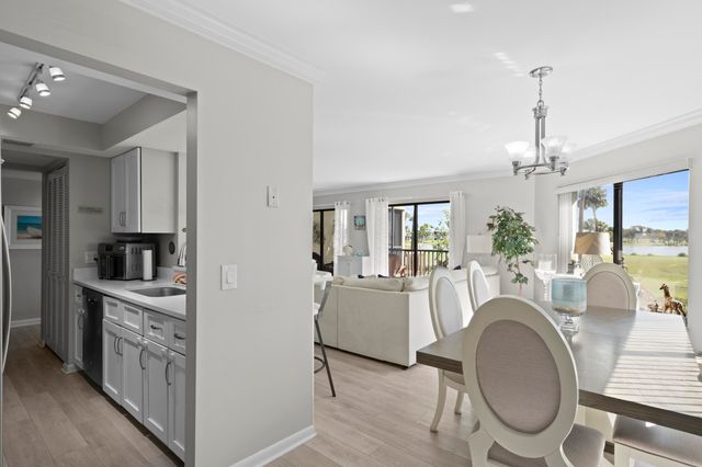 233 NE Edgewater Drive 104, Hutchinson Island, FL 34996