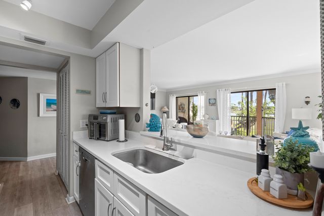 233 NE Edgewater Drive 104, Hutchinson Island, FL 34996