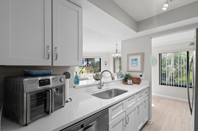 233 NE Edgewater Drive 104, Hutchinson Island, FL 34996