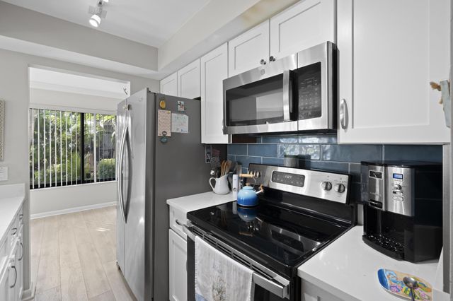 233 NE Edgewater Drive 104, Hutchinson Island, FL 34996