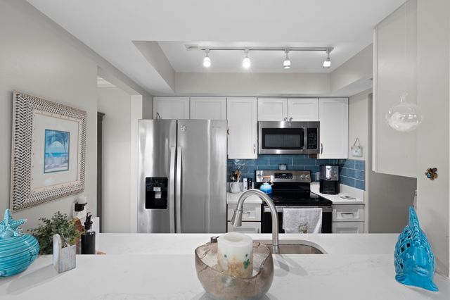 233 NE Edgewater Drive 104, Hutchinson Island, FL 34996