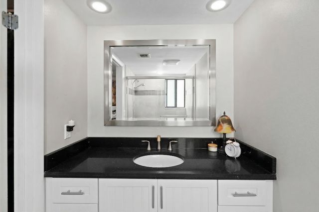 233 NE Edgewater Drive 104, Hutchinson Island, FL 34996