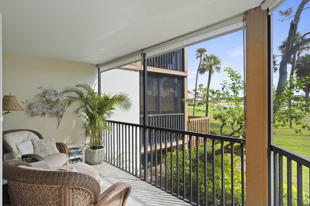 233 NE Edgewater Drive 104, Hutchinson Island, FL 34996