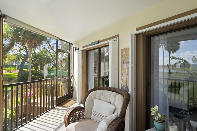 233 NE Edgewater Drive 104, Hutchinson Island, FL 34996