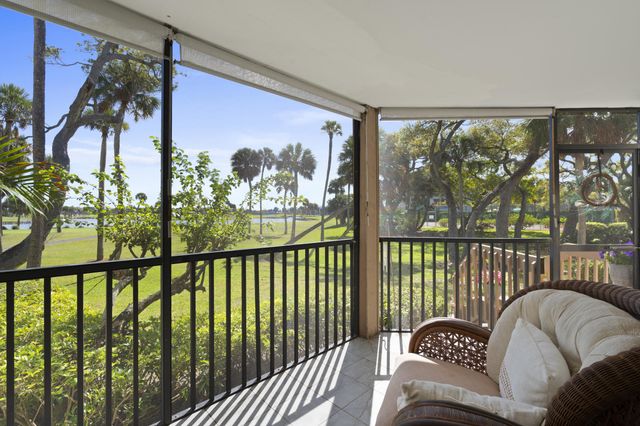 233 NE Edgewater Drive 104, Hutchinson Island, FL 34996