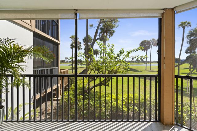 233 NE Edgewater Drive 104, Hutchinson Island, FL 34996