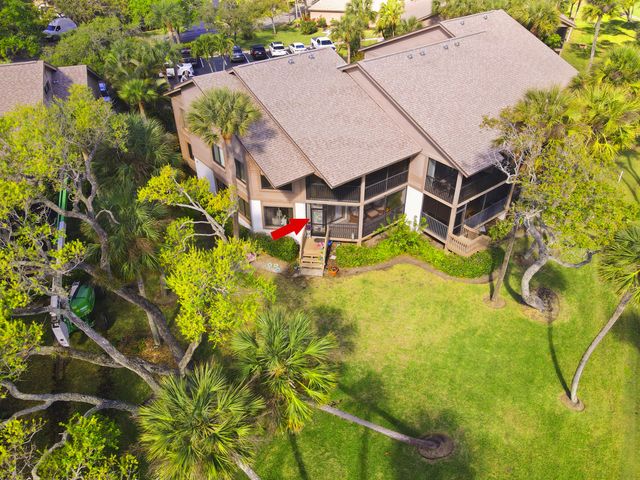 233 NE Edgewater Drive 104, Hutchinson Island, FL 34996