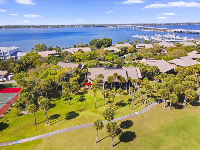 233 NE Edgewater Drive 104, Hutchinson Island, FL 34996