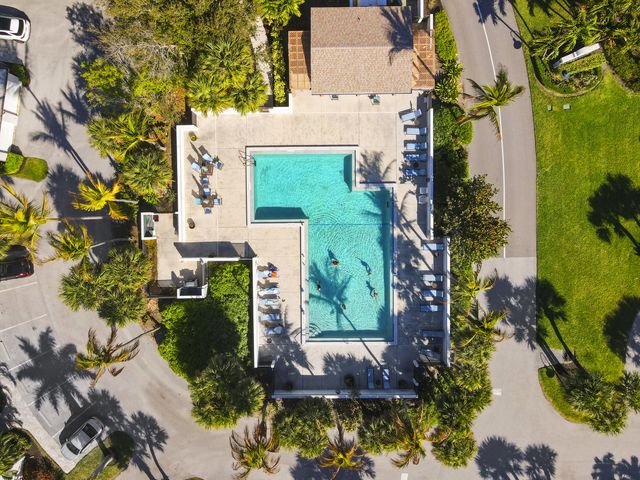 233 NE Edgewater Drive 104, Hutchinson Island, FL 34996