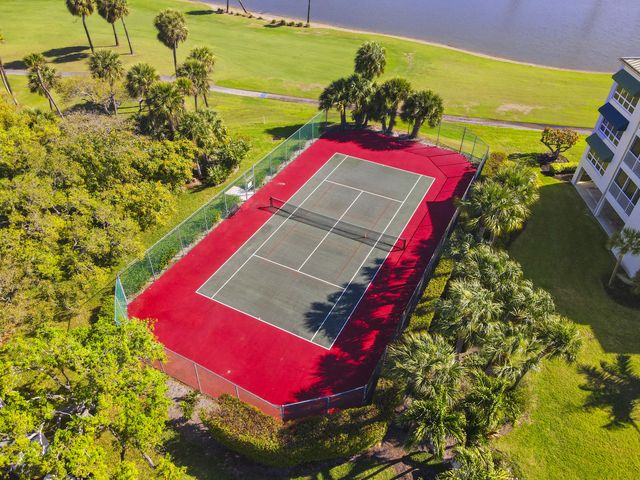 233 NE Edgewater Drive 104, Hutchinson Island, FL 34996