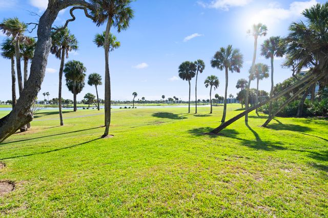 233 NE Edgewater Drive 104, Hutchinson Island, FL 34996