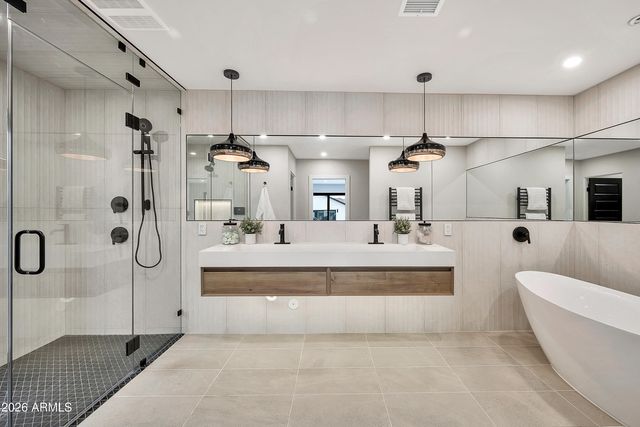 1955 E GREENWAY Road, Phoenix, AZ 85022