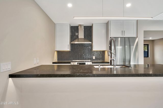 1955 E GREENWAY Road, Phoenix, AZ 85022