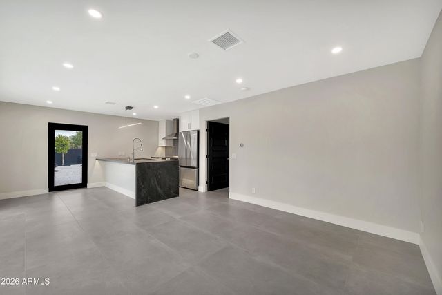 1955 E GREENWAY Road, Phoenix, AZ 85022