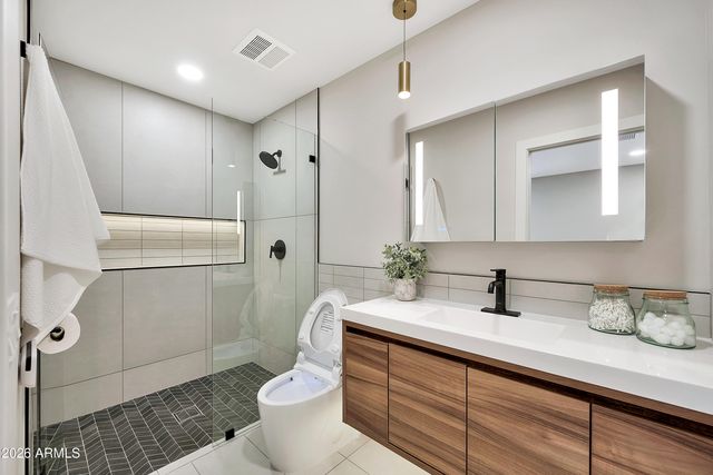 1955 E GREENWAY Road, Phoenix, AZ 85022