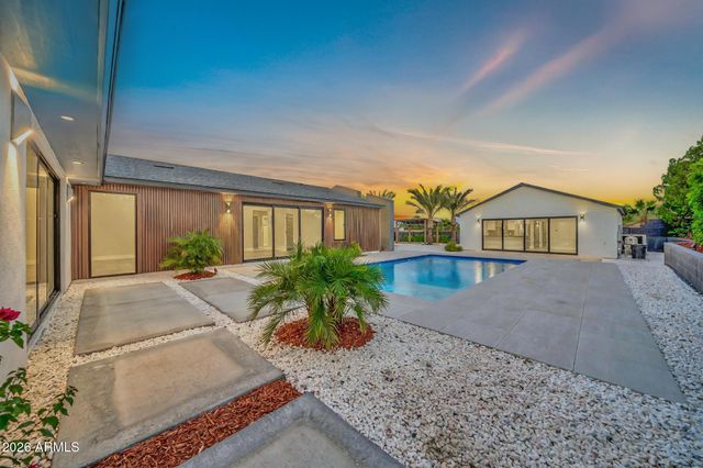1955 E GREENWAY Road, Phoenix, AZ 85022