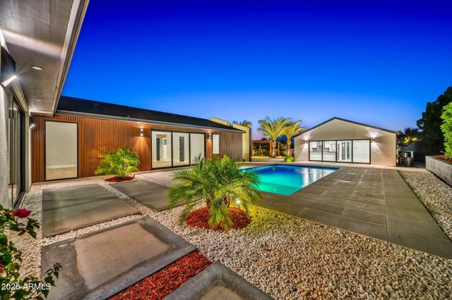 1955 E GREENWAY Road, Phoenix, AZ 85022