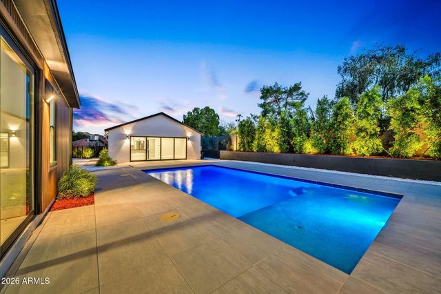 1955 E GREENWAY Road, Phoenix, AZ 85022