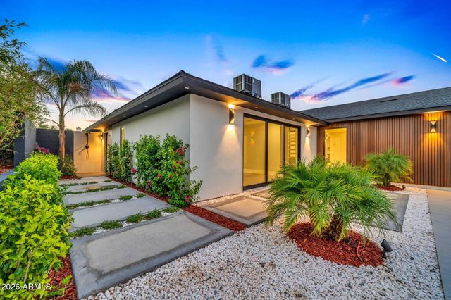 1955 E GREENWAY Road, Phoenix, AZ 85022