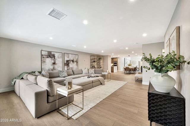 1955 E GREENWAY Road, Phoenix, AZ 85022