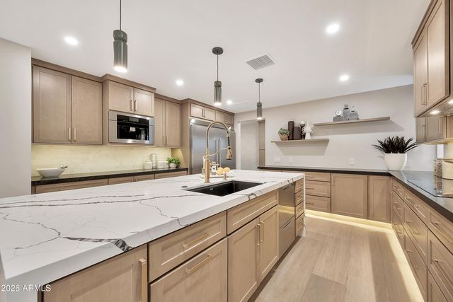 1955 E GREENWAY Road, Phoenix, AZ 85022