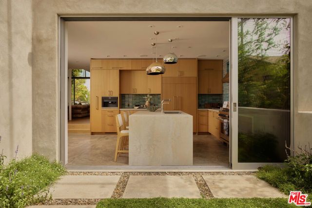 2801 Sanborn Avenue, Los Angeles, CA 90291