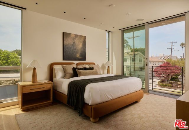 2801 Sanborn Avenue, Los Angeles, CA 90291