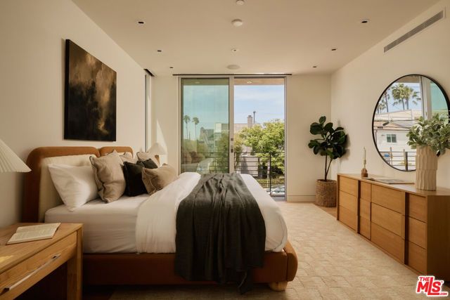 2801 Sanborn Avenue, Los Angeles, CA 90291