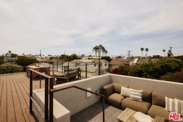 2801 Sanborn Avenue, Los Angeles, CA 90291
