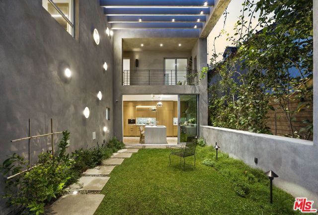 2801 Sanborn Avenue, Los Angeles, CA 90291