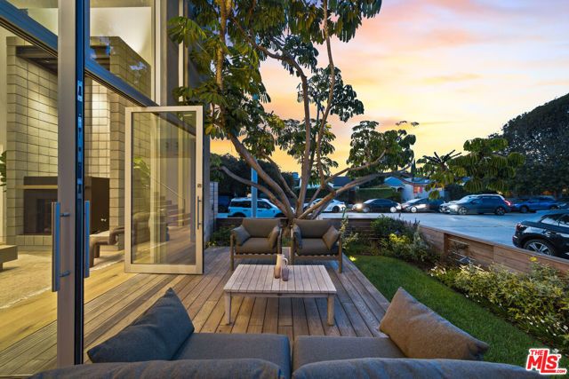 2801 Sanborn Avenue, Los Angeles, CA 90291
