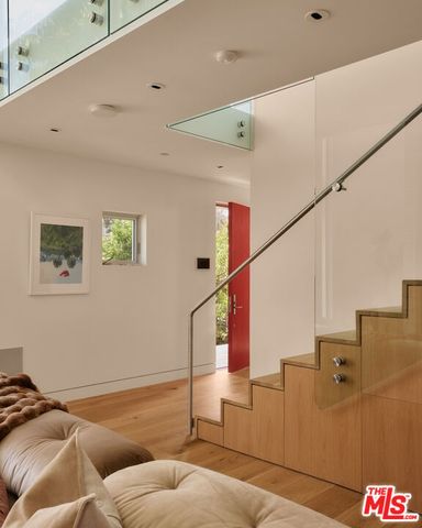 2801 Sanborn Avenue, Los Angeles, CA 90291